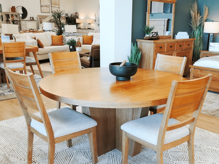 RVF_Ashley_54_Dining_1200 X 900_111025 (1)