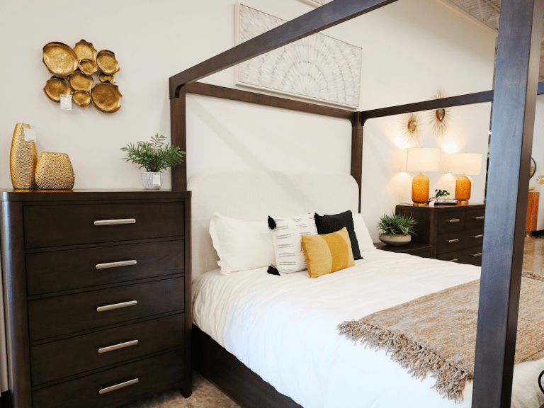 RVF_Ashley_62_Bedroom_1200 X 900_111025